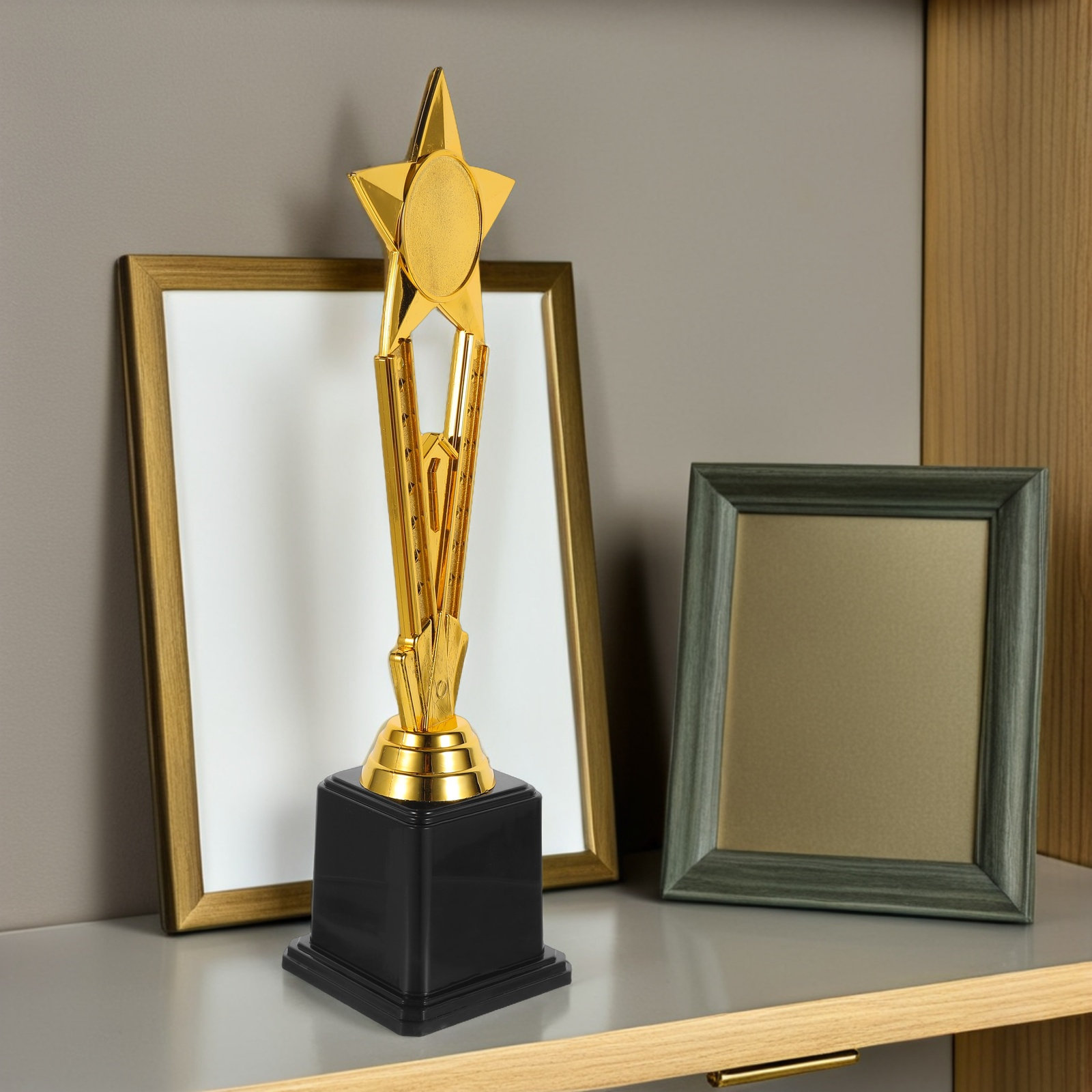 Plastik-Goldstern-Trophäe Klei – Team Sports Bewertung und Preis